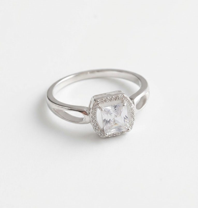 Anillo con piedra