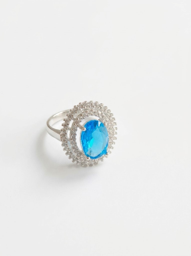 Anillo con piedra