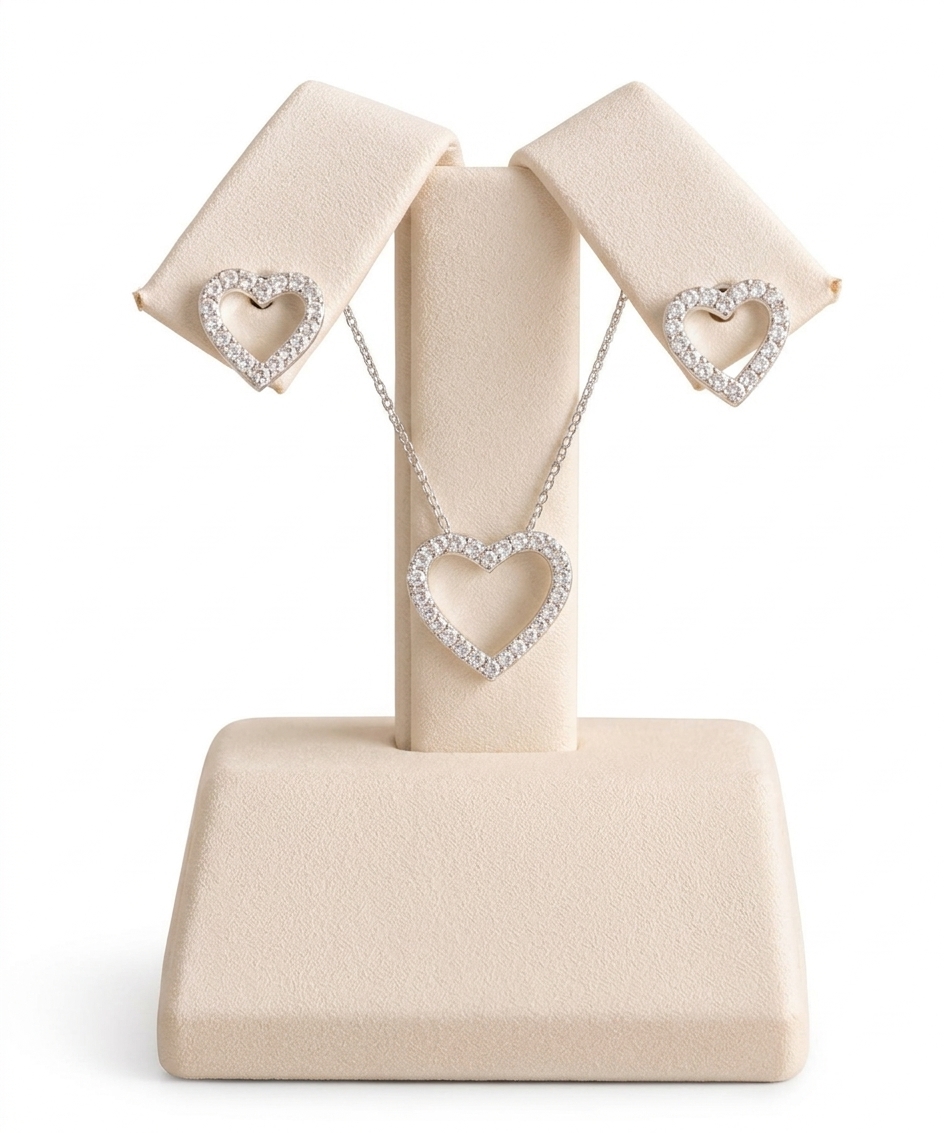 Set de aretes y dije de corazón